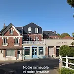 Spacieux Avec Terrasse Proche *