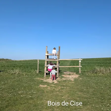 Lägenhet Spacieux Avec Terrasse Proche